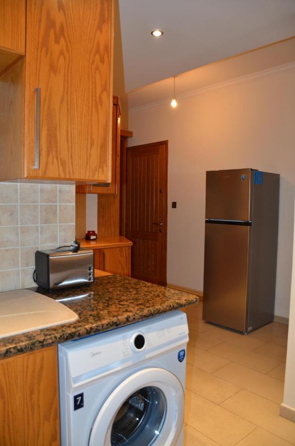 2 Bedroom Apartment, Zygos Centre Block D - By Imh Travel & Tours パ フォス エクステリア 写真