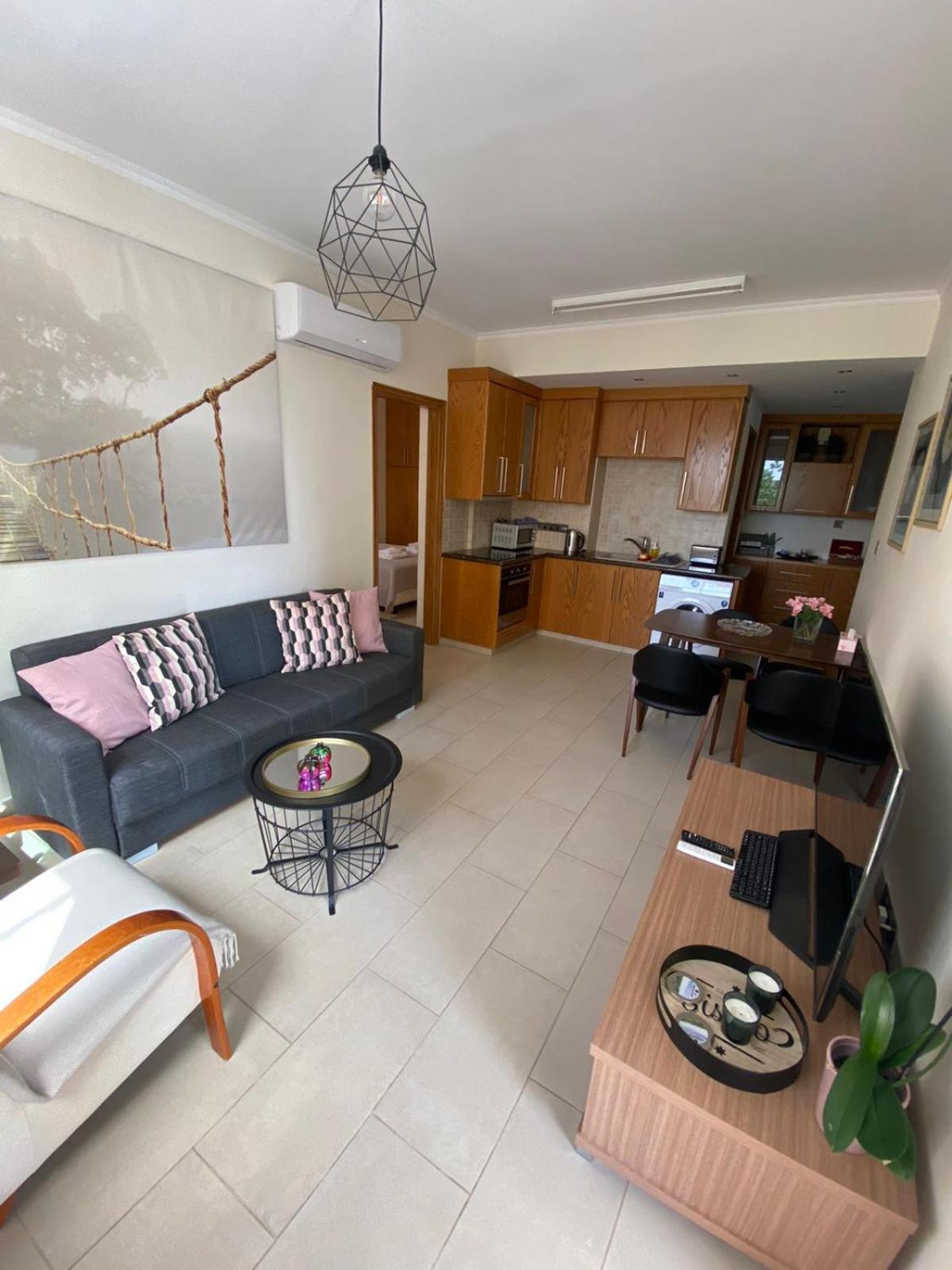 2 Bedroom Apartment, Zygos Centre Block D - By Imh Travel & Tours パ フォス エクステリア 写真