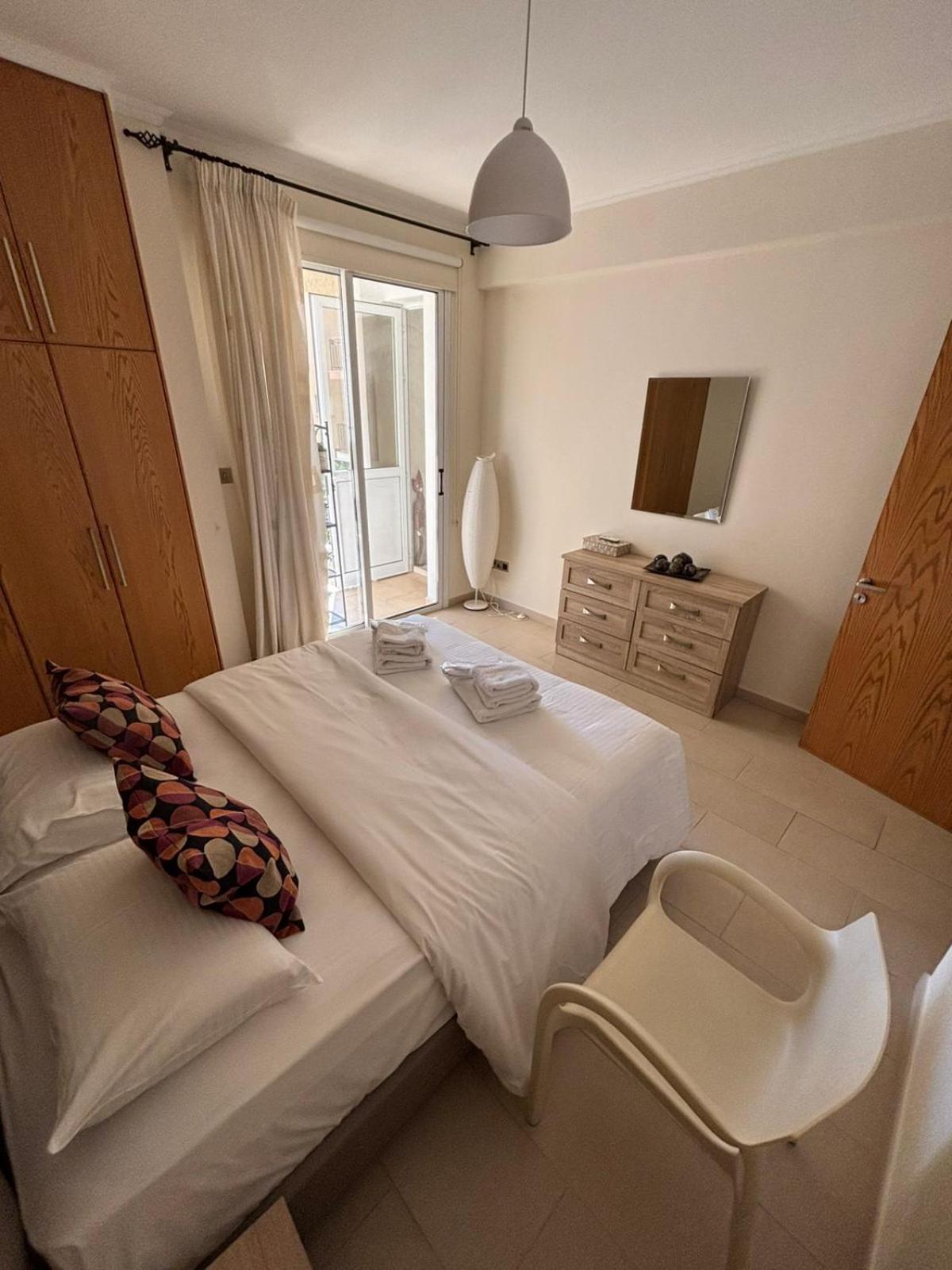 2 Bedroom Apartment, Zygos Centre Block D - By Imh Travel & Tours パ フォス エクステリア 写真